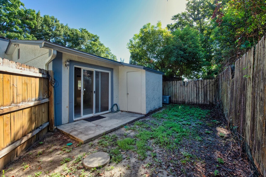 Building Photo - 131 Bayou View Dr
