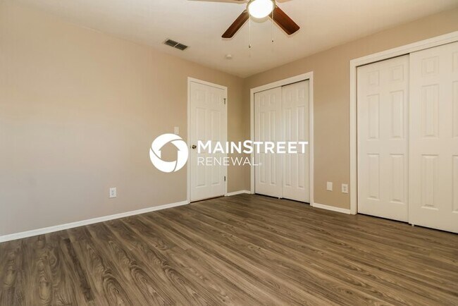 Building Photo - 3 Bedroom Pet-Friendly Home in New Port Richey, FL with Main Street Renewal