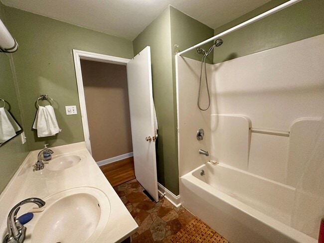 Building Photo - Beautiful Home in Christiansburg