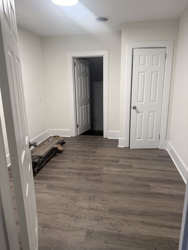 Building Photo - 840 Byrd Ave