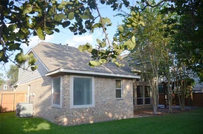 Building Photo - 3303 Charleston Ct