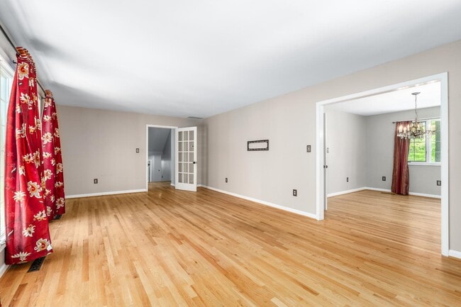 Building Photo - 5518 Woodlyn Rd