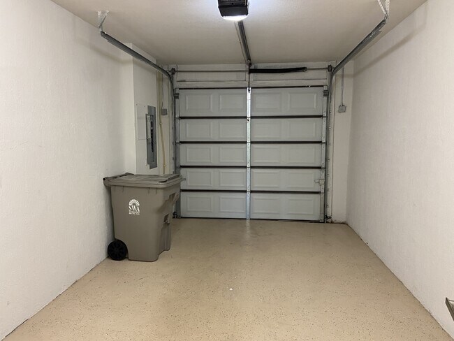 Building Photo - 401 Bella Sol Way