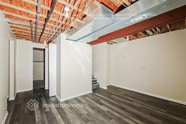 Building Photo - 6801 Desert Dr