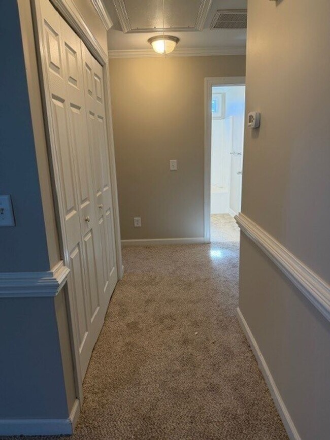 Building Photo - 105 Tillage Pl