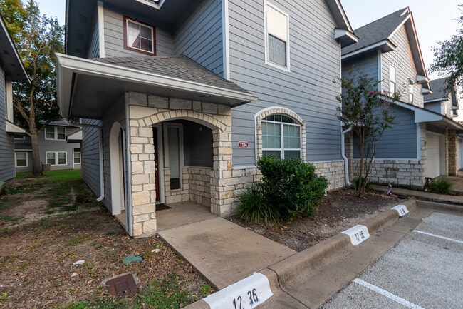 Building Photo - 1236 Canyon Creek Cir