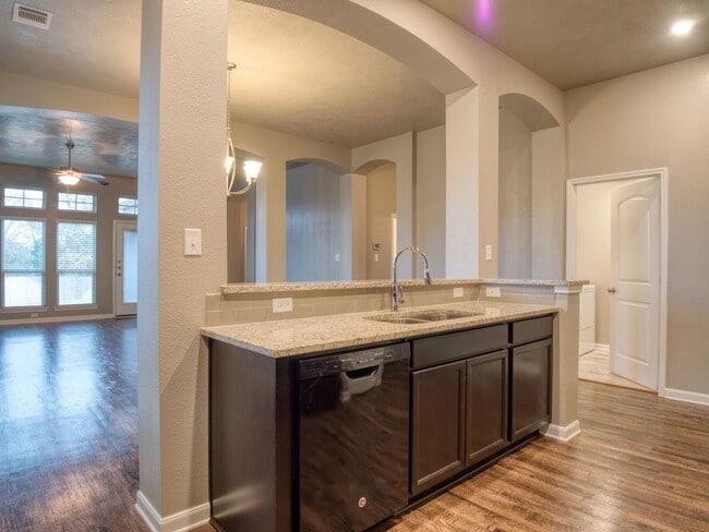 Building Photo - Spacious Single-Family Home Available Now!