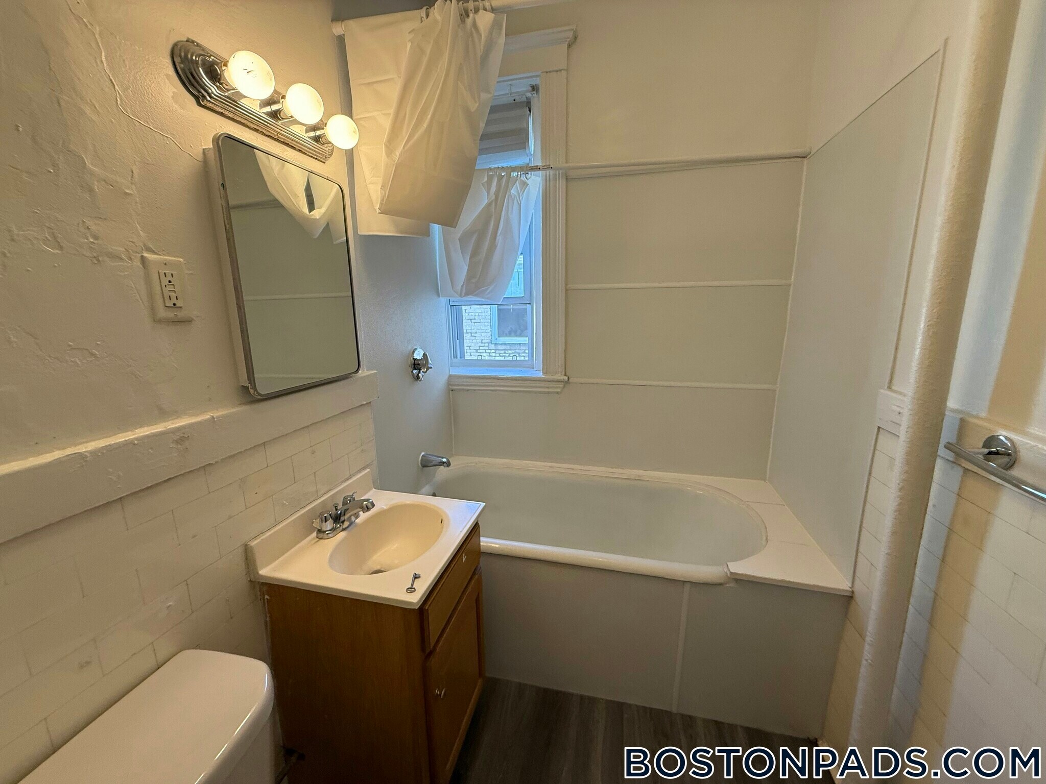 Building Photo - 9 Egremont Rd