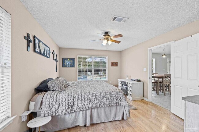 Building Photo - 8092 Hartington Dr