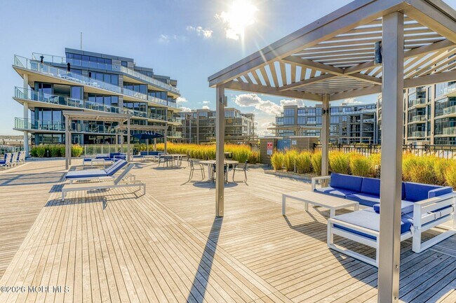 Building Photo - 15 Morris Ave