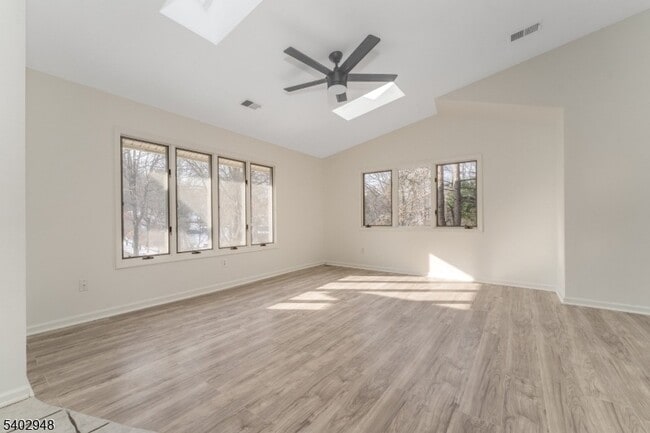 Building Photo - 48 Westchester Terrace