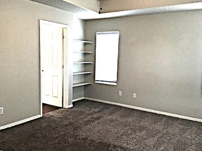 Building Photo - 15515 Elm Leaf Pl
