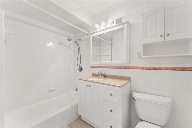Building Photo - 3042 Newcastle Dr