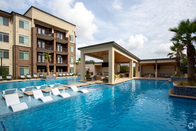 Primary Photo - Amara