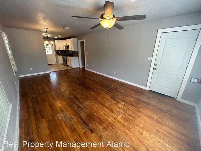 Building Photo - 3 br, 1 bath House - 1907 Burnet Street