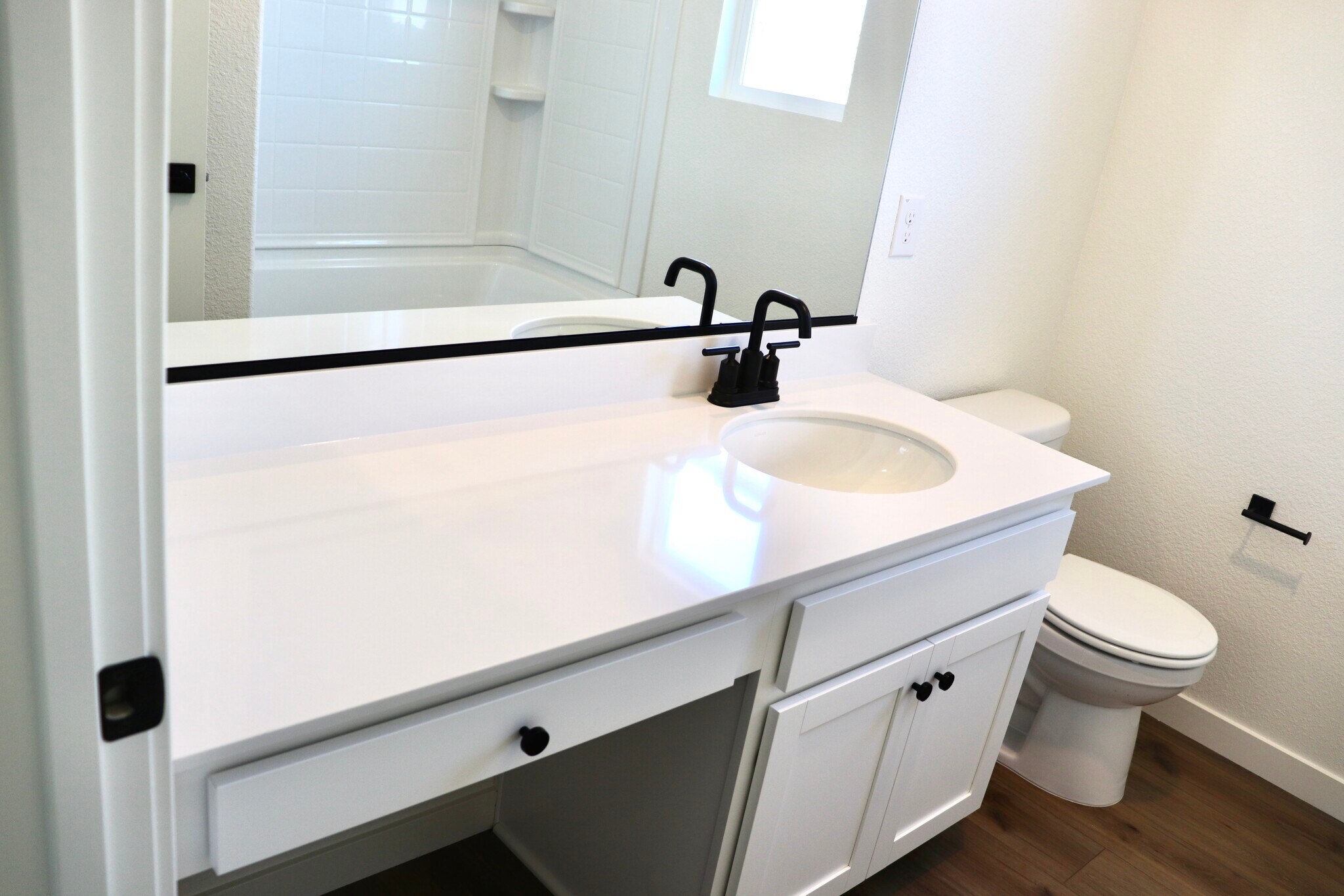 Building Photo - 1536 Minories Dr