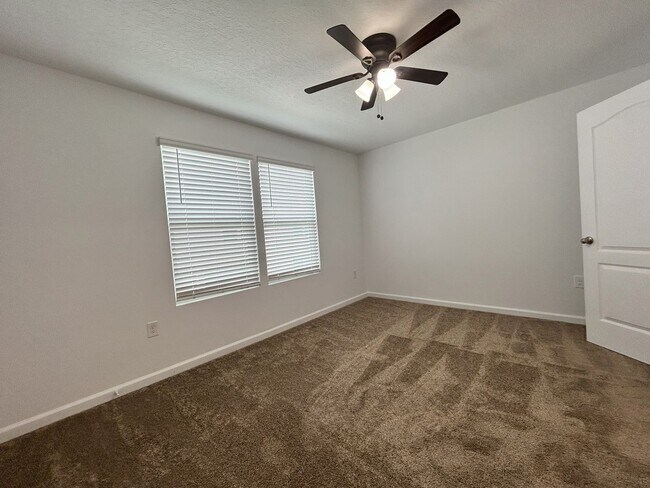 Building Photo - NEWER BUILD, SPACIOUS 3 Bedroom, 2 Bath To...