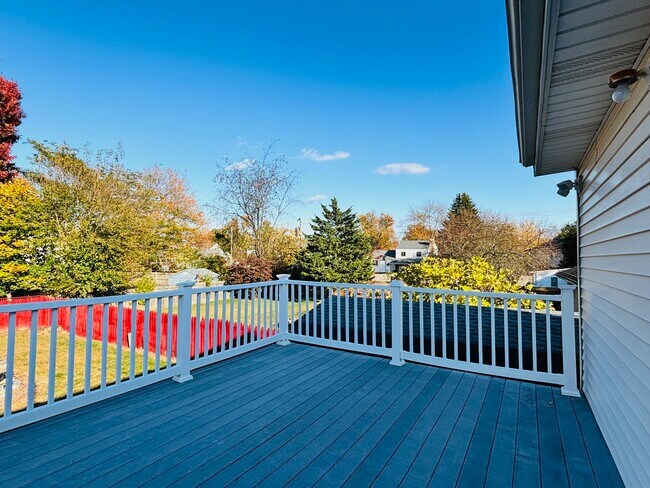 Building Photo - 1202 Yellowstone Dr