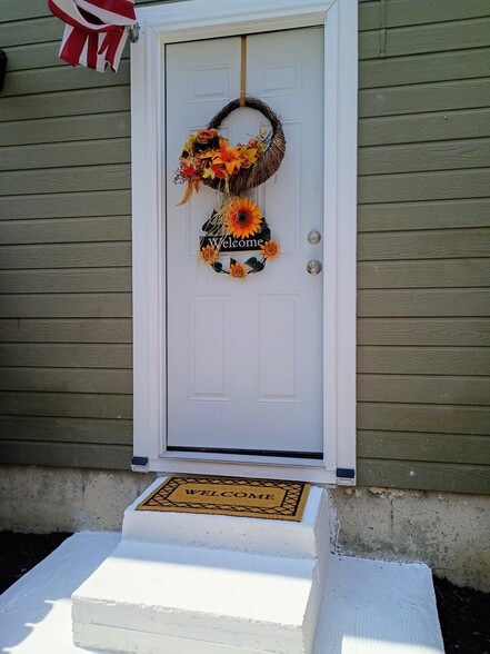 Building Photo - 5070 Fenwood Dr