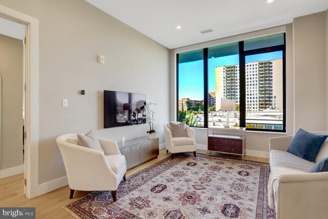 Building Photo - 801 N Fairfax St