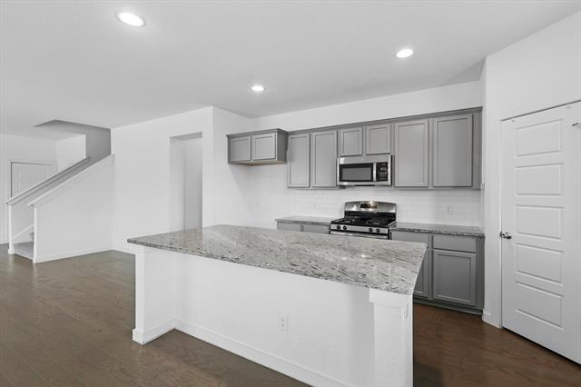 Building Photo - 1105 Kingston Ct
