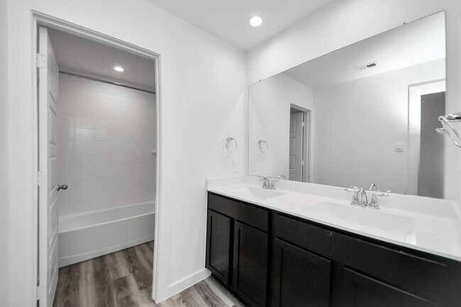 Building Photo - 12326 Basilwood Dr