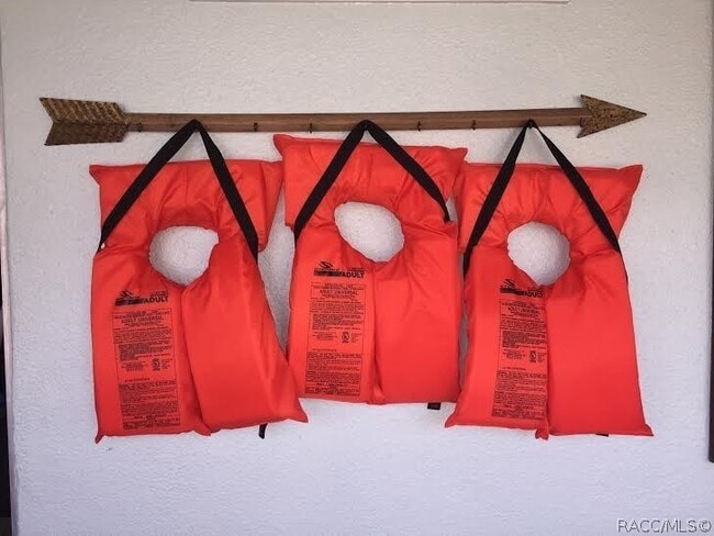 Building Photo - 1412 SE Paradise Ave