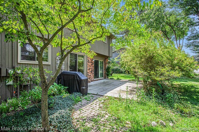 Building Photo - 5622 Powder Horn Dr