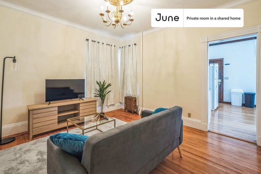 Building Photo - Room in Shared 4 bed/1.5 bath home in Somerville