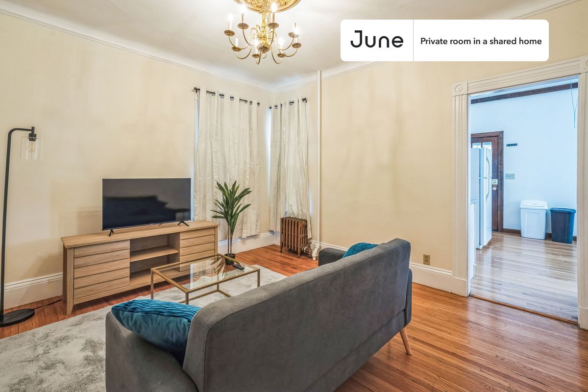 Building Photo - Room in Shared 4 bed/1.5 bath home