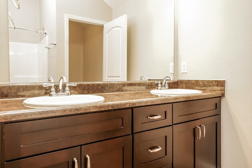 Building Photo - 1233 Catawba Way