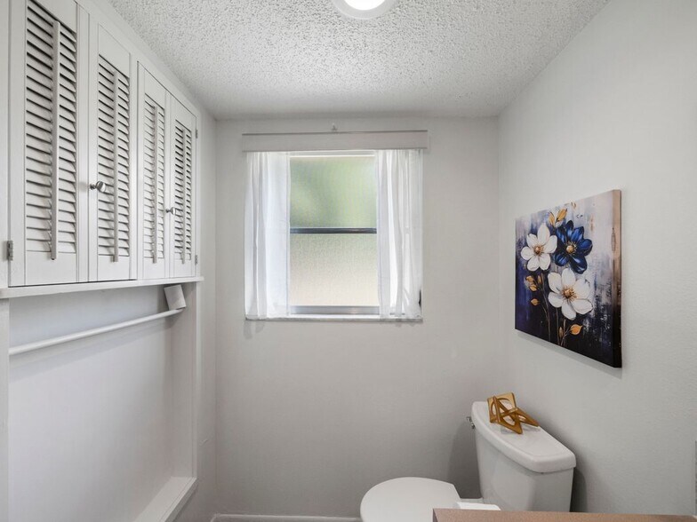 Building Photo - 7400 College Pkwy