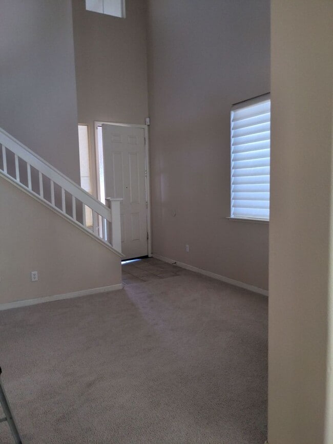 Building Photo - Low maintenance home in Green Valley!