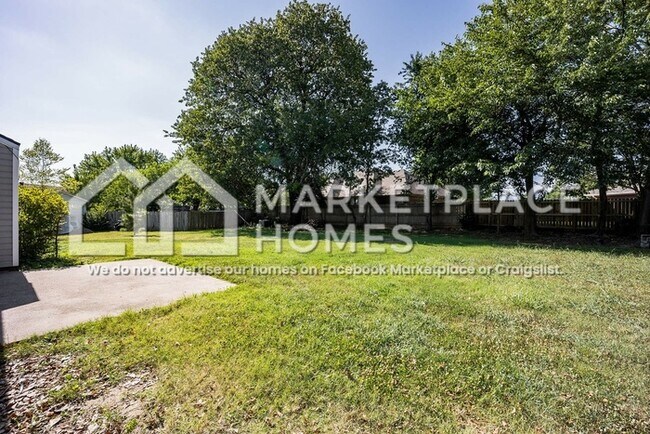 Building Photo - 490 Aster Ave