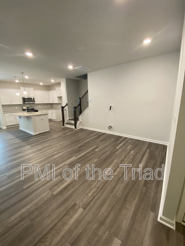 Building Photo - 3005 Mackay Pointe Ln