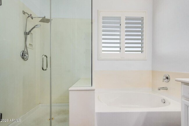 Building Photo - SFH 4-3