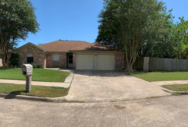 Front - 1505 Packsaddle Ln