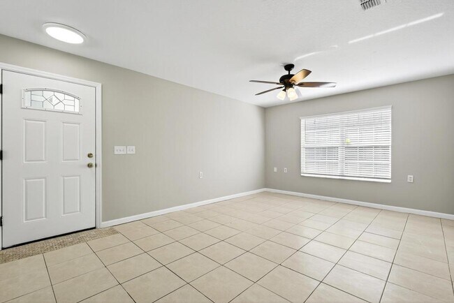 Building Photo - 2126 Center Way