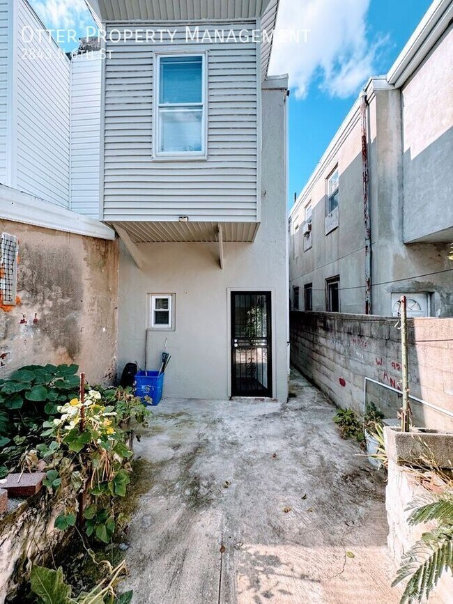 Building Photo - 2843 N 6th St