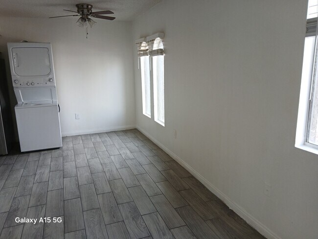 Building Photo - 6213 Smoke Ranch Rd