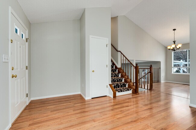 Building Photo - 1458 Sunnyside St