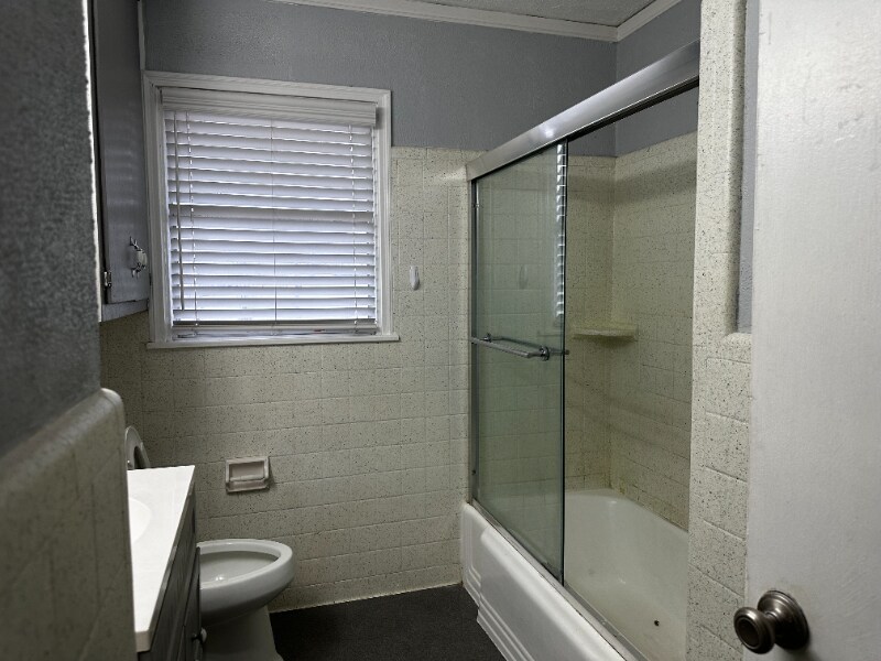 Building Photo - 1401 Springdale St