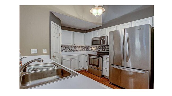 Kitchen - 5401 Michelles Oak Ct