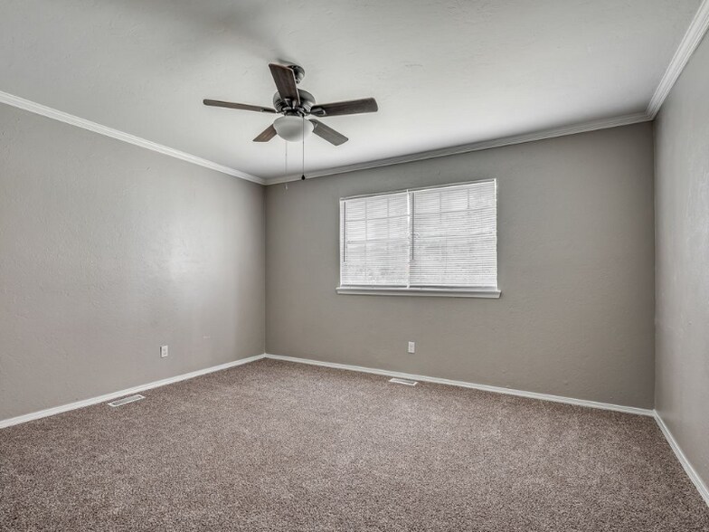 Building Photo - 715 S Pleasant View Dr