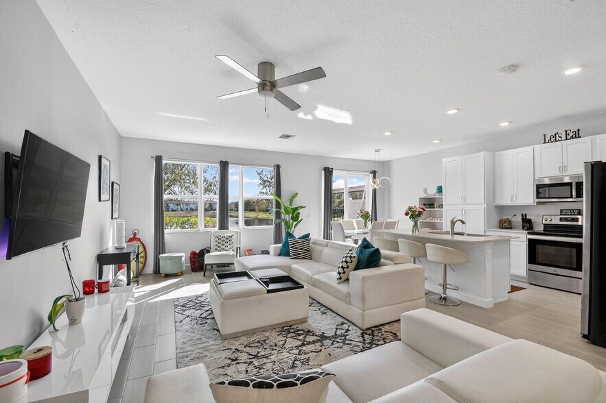 Building Photo - 4790 Navali Dr