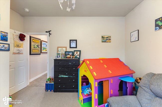Building Photo - 4051 E Birch View Dr