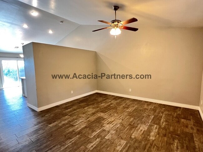 Building Photo - Remodeled Townhome