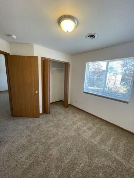 Building Photo - 4915 Universal Dr