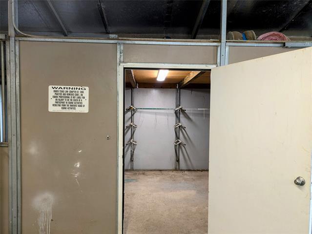 Building Photo - 2045 Weston Rd