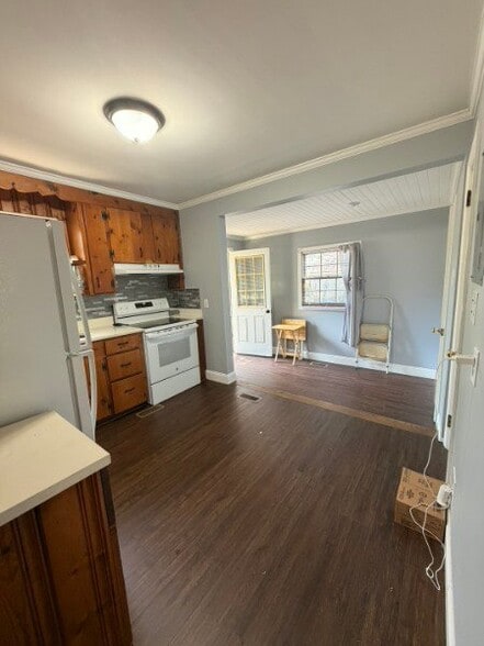 Building Photo - 412 S 5th St